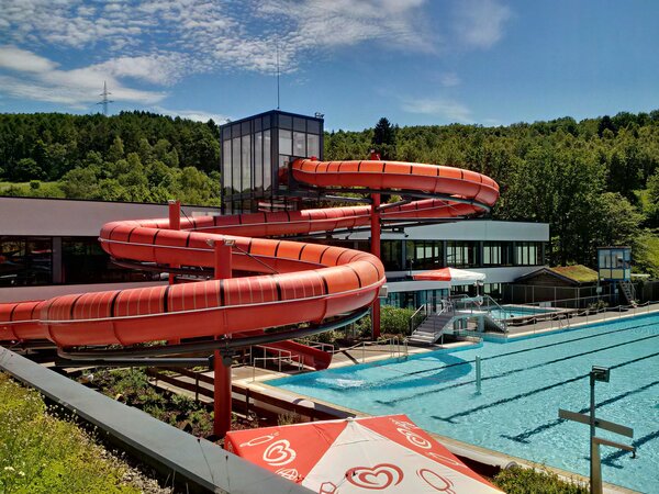 Bild vergr&ouml;&szlig;ern: Freizeitbad Netphen Freibad