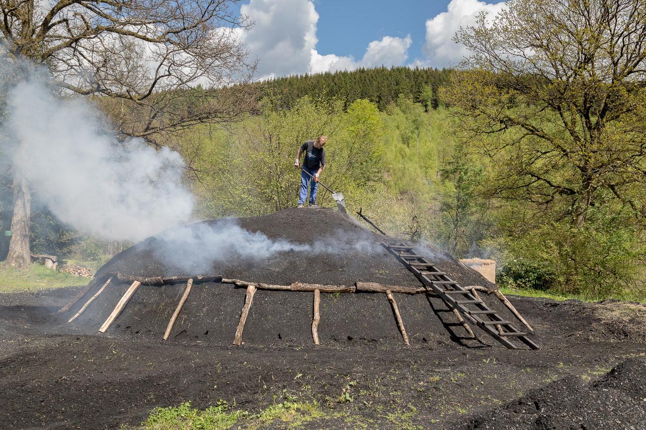 Bild vergr&ouml;&szlig;ern: Kohlenmeiler in Walpersdorf
