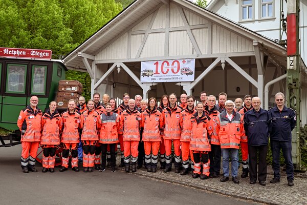 Bild vergr&ouml;&szlig;ern: 100 Jahre DRK Ortsverein Deuz