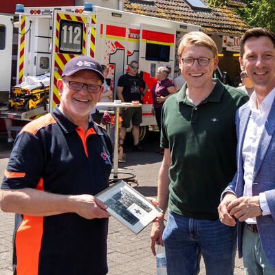Bild vergr&ouml;&szlig;ern: 100 Jahre DRK Ortsverein Deuz