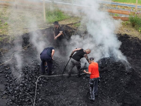 Bild vergr&ouml;&szlig;ern: Kohlenmeiler Walpersdorf 2026 (5)