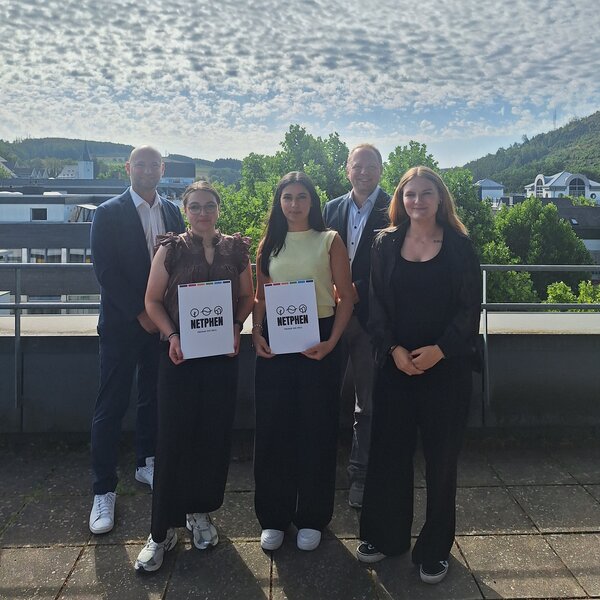 Bild vergr&ouml;&szlig;ern: Foto Abschluss Auszubildende 2026