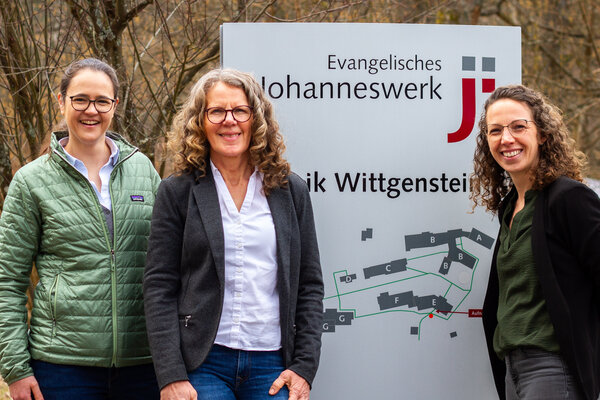 Bild vergr&ouml;&szlig;ern: Dr. Julia Maria Nonn, Jutta Meyer und Hannah Menn bilden aus