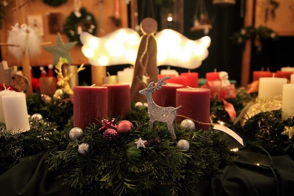 Bild vergr&ouml;&szlig;ern: Adventskranz
